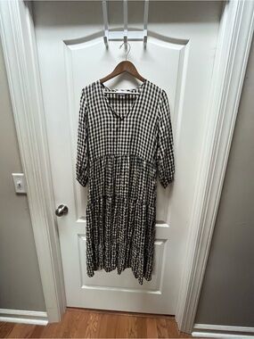 Black and White Gingham V-Neck Tiered Dress